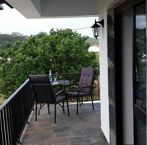 Bb Silvercoast Casa Flores Bed & Breakfast