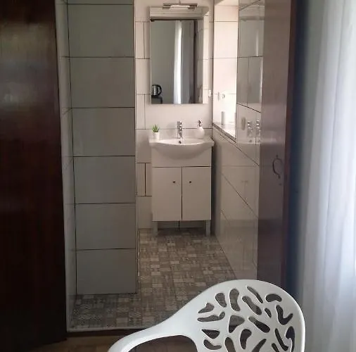 Bb Silvercoast Casa Flores Bed & Breakfast