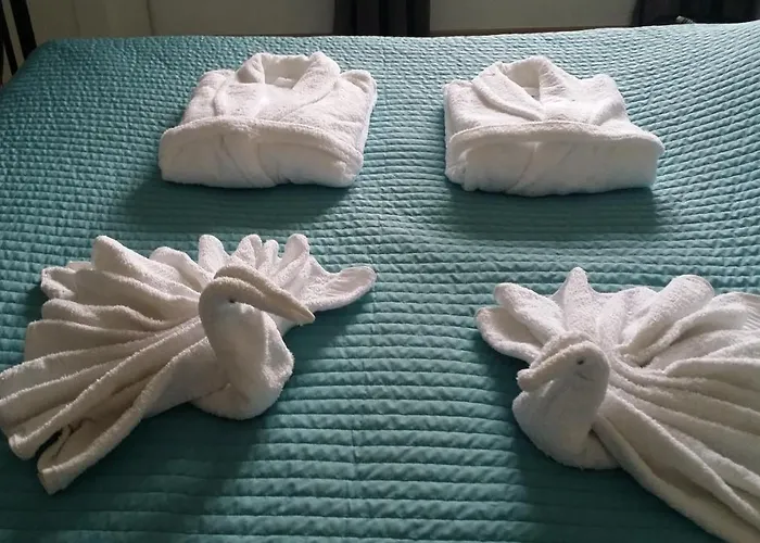 Bb Silvercoast Casa Flores Bed & Breakfast